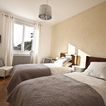 Bed and Breakfast La Maison De Roussille Francheville  Экстерьер фото