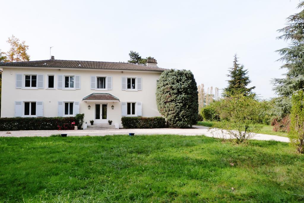 Bed and Breakfast La Maison De Roussille Francheville  Экстерьер фото